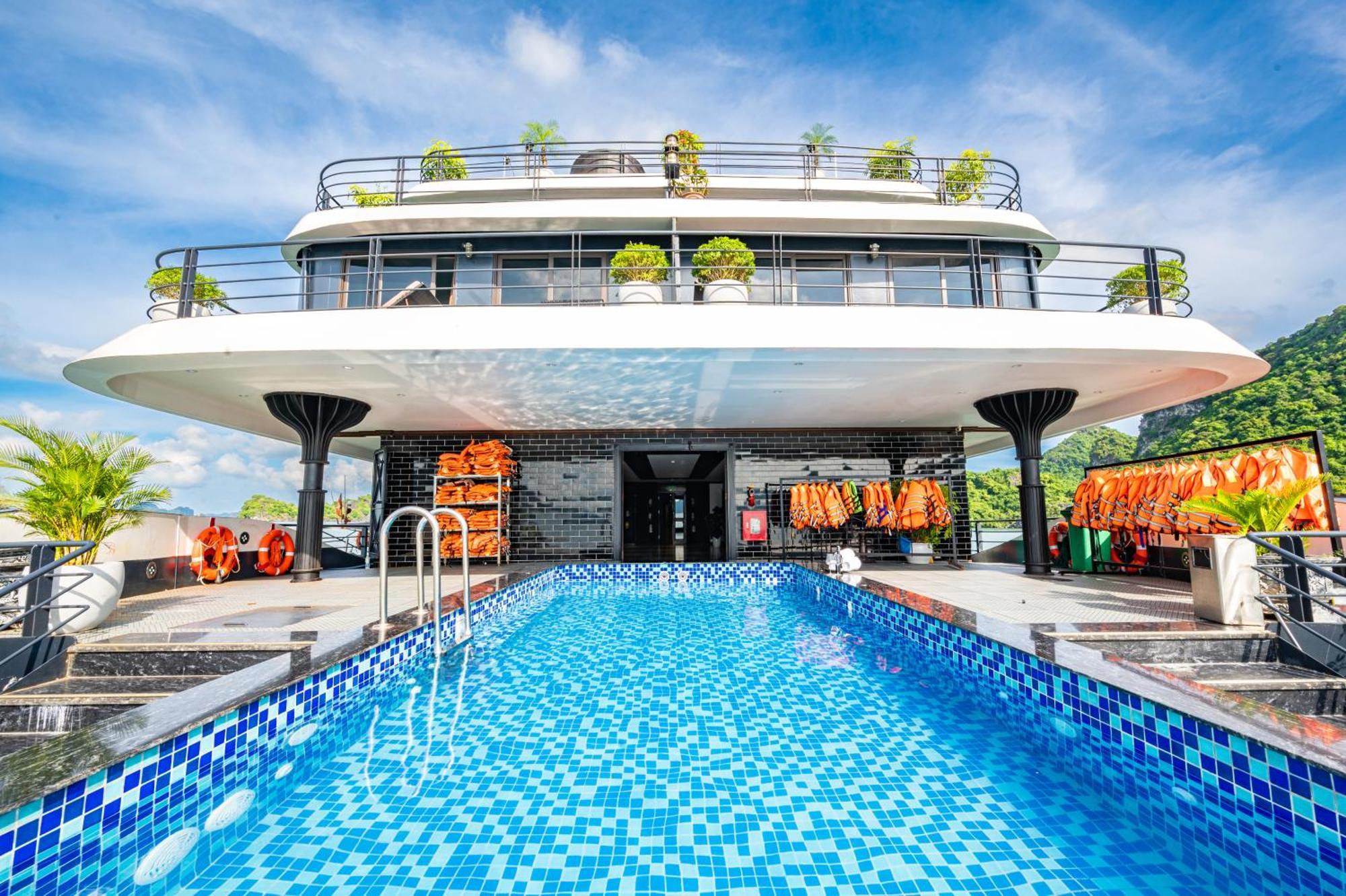 Velar Of The Sea Hotel Ха Лонг Екстериор снимка